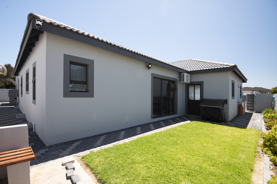 3 Bedroom Property for Sale in Country Club Western Cape